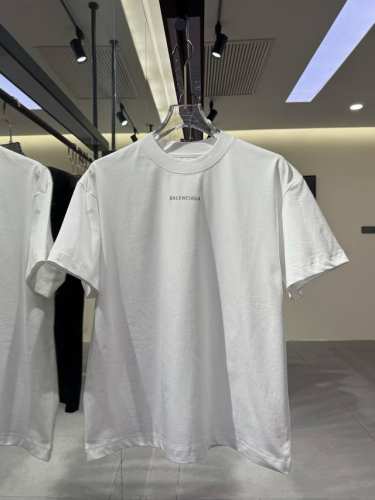 balenciaga-巴黎世家25Ss系列反光印花基础款T恤，前后Logo字母高街慵懒风打底一款Tee多种搭配！全部原相机实拍 不怕放大细节 品质无敌。宽松版型