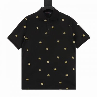 Louis Vuitton 路易威登 满印刺绣Logo短袖polo衫 采用210G定制丝光珠地棉打造，布料加入软油丝滑上身舒适，胸前采用Logo刺绣设计，进口机