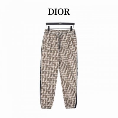 dior 迪奥 满印提花侧边织带套装长裤 米黄色 灵感源自八十年代复古，客供定制的480克提花材质，摸着面料质感肉实，肌里感清晰可见，有净重感，全身极致简约设计