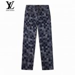 上新 Louis Vuitton丨路易威登 25Fw 限定款提花格子牛仔裤- 宽松直筒的设计，不仅舒适百搭，还能轻松驾驭各种身材，显瘦效果杠杠的！
