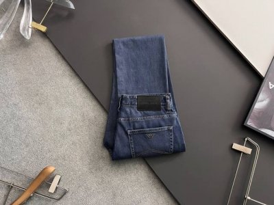 arman*、重工水洗休闲牛仔裤，进口原版水洗弹力面料，舒适有弹性，独特设计，版型超正，舒适透气，档次极高，专柜品质，上身帅气十足，码数：29-38 37