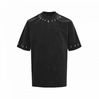 chrome Hearts 克罗心 25Ss 五金十字架水洗短袖 采用32支双纱 260克重面料 进口针织针梳棉进行制作，厚度适中，有垂感又有轮廓型，上身就是一