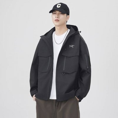 arc'teryx 始祖鸟连帽冲锋衣外套 始祖鸟25年春秋季新款，专柜同步新品！ 高品质的货！ 喜欢的千万别错过。 柜子同步款！ 贸易公司出口订单货，始祖鸟冲锋