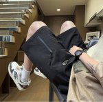 北面The North Face 机能伞装短裤男女同款夏季爆款复古高街潮牌机能宽松运动五分裤 ~面料采用速干带弹性梭织面料比较厚的那种高品质质感 ~ 拼接隐形口