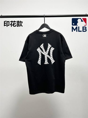 高品质！Mlb柜子新款后背印花款老花短袖T恤！三标齐全，三联吊卡，原厂包装！通肩压条保证舒适性！高端品质2025Mlb Ny 老花大标款 情侣圆领短袖高端品质