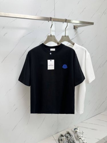 Mo 2025Ss夏季最新品 专柜同步有售 原单狠货 时尚休闲圆领短袖T恤 上身舒适 吸睛而有亮点 采用进口原版面料 顶级工艺字母图案Logo 简单而不失时尚