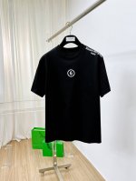 马吉拉 三标齐全。 2025夏季新款最新品短袖T恤，专柜同步有售，原单狠货，时尚进口原版科技面料，上身舒适透气，原版定制五金辅料，上身帅气有型，三标齐全，推荐款