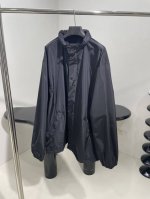 新品美工胶廓型防晒冲锋衣 定制纱线科技府绸面料 廓形版型剪裁 隐藏式帽兜 背面 Tape Type 徽标工艺印花 美工胶3D视觉 今年新设计美工胶图案 大家可以