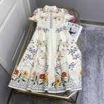 Va*25Ss 数码定位印花气质翻领通勤款收腰连衣裙 高级面料 颜色:图片色 面料 印花精纺棉面料 Smlxl