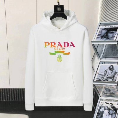 p210普拉达 25Ss最新新款连帽卫衣写字楼新品好货，重磅推荐款！！百搭基础款型，搭配柔和翻领，衣身工艺秉承一致的精细做工，门襟纽扣均开模定制，细节之处均用心