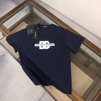 Sdolce&Gabbana Dg 2025春夏新款上市 纯棉短袖T恤！270克定制棉，面料柔软舒适，全新设计灵感，极具时尚代表性！精致经典Logo点缀！手感舒