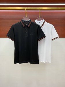 古驰25Ss新款春夏短袖翻领T恤polo，最高版本客供定制高端朱地面料简单时尚款，螺纹拼色螺纹配色超级好看！经典Logo简单大方的款式！满满的高级感，四季可穿。