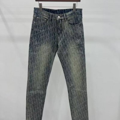 oc-717 Dior最新牛仔裤 驴家顶级用料超柔高棉水洗牛仔面料每一件水洗费用高达常规工艺三倍之多 触感极致细腻 质感非常好 全身简约大气设计 裤子后口袋采用