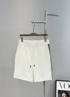 gucc*25S潮牌五分短裤.超高品”2025新款运动套装.男女同款！休闲运动风格.经典大牌新推系列将条纹Gucc*织带巧妙融入运动装设计，塑就一系列充满复古风