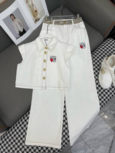 Lowe* 25Ss新款牛仔飞袖上衣直筒裤套装 Logo绣花装饰 时尚大方 单色三码Smla807
