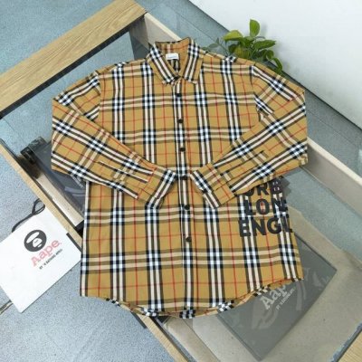 款号 Qn10 Ss新款Burberry巴宝莉侧边字母图案格子印花休闲情侣长袖衬衫 采用爽滑纯棉面料 体感更舒服 定位裁剪 衬衫对格 费时又废料 整体风格立体饱