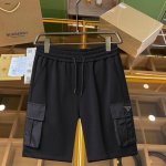 普拉达 原单货情侣款2530春夏新品短裤 专柜同步有售，时尚休闲裤 ，进口原版面料，上身舒适透气，顶级工艺品牌Logo，腰围工艺螺纹围接，档次极高，版型超正，上