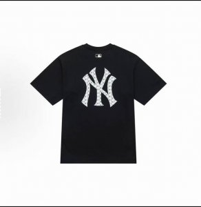 款号 614 Mlb 老花系列 Ss24 波士顿红袜队 美式复古大Logo印花圆领短袖T恤 面料 纯棉双纱260克 颜色 黑色 白色 奶油色 天蓝色 码数 S