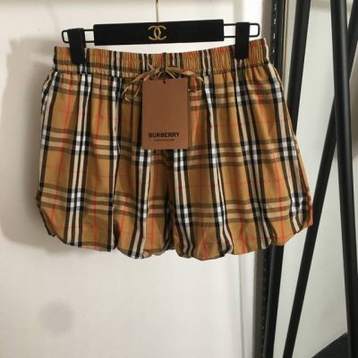 款号2025 Burberr*新款 格子印花 松紧腰花苞短裤，卡其色，Sml， M码；腰围70弹力，长36