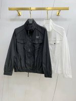 新品 始祖鸟渠道精品.2025Ss春夏新款运动服夹克防晒服外套！防晒衣经典之余增添了与时俱进的时尚感,型男靓女的最佳选择.新型轻量绢丝纤维尼龙面料,轻盈透气,绗