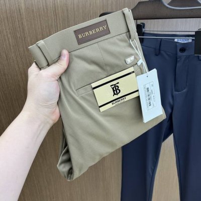 bbr 2610Ss春夏新品，官网同步有售，男士高端商务休闲西裤，高端进口面料，带弹力，后面采用硅胶字母压胶，五搭配，即经典又时尚，合体裁缝，上身效果无约束感