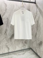 Qian Burberry 夏季新款短袖T恤，Logo字母的设计搭配拼皮口袋工艺，全网独家首发 百搭款细节处理完美 克纯棉面料十分精致 原版面料 网红明星同款高