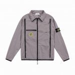 品牌： Stone Island 石头岛 面料：特薄聚酯纤维 码数：M. L. Xl. 颜色：灰色． 黑色 全网独家定制辅料与专属包装，高品质高版本，．羅馬．米