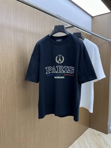 bbg Ss夏装新品 专柜在售 最新系列图案Logo短袖T恤 必须人手一件的节奏！ 进口顶极精梳棉面料，极为亲肤舒适 摸上去非常的细腻，质感很好，完美体现立体感