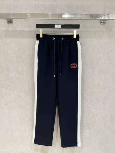Gucci# 2025 铜氨丝莫代尔空气层春夏休闲裤子 美学的焕新诠释,演绎浓郁的格调型时尚风范,细节感和设计感强悍.经典品牌标识做为色彩搭配,演绎经典的品牌时