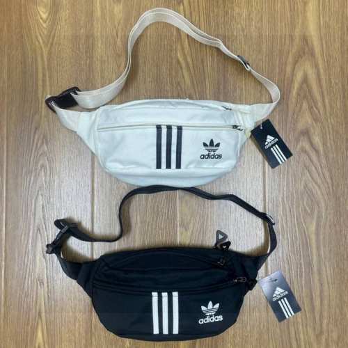 Adidas阿迪达斯三叶草三条杠尼龙运动休闲多功能腰包胸包单肩包斜挎包 颜色：黑色、白色 尺寸：35X18X10 Cm 528