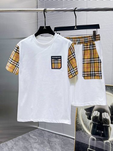 巴宝莉 Burberry 2025Ss夏季新款 休闲 短袖 短裤裤 套装，高端版本！专柜定制面料 透气舒适度高，细节无可挑剔，品牌元素设计理念，体现高品质。手感