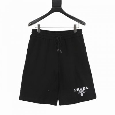 prada 普拉达 徽标刺绣及后袋金属三角标镶嵌短裤 面料采用400G棉质毛圈面料，订染颜色后整蚀毛处理， 对照原版做丝滑超柔处理，布面肌理股线清晰明显， 前幅