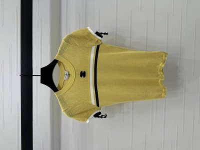 上新原单高端品质 Chane* 2025春夏最新系列！波浪纹针织短袖！定制进口羊毛针织材质 亲肤软糯 密实细腻 肩膀处沿用波浪纹理编织 突出细节质感 居中穿插横