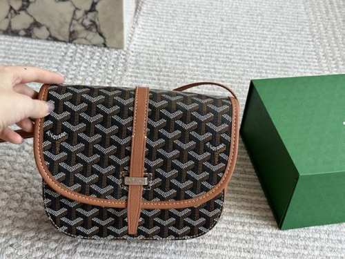 配盒 Size：22 16Cm 戈雅 Goyard 相机包 男生女生用！ 上身效果绝绝子~ 日常非常好搭配哦~ 男生女生都可以入手！