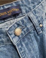 款号-Mx004 细节图 Louis Vuitton 路易 威登 24Fw 老花拼接提花牛仔裤-顶级版本 这条路易威登 Lv 24Fw 老花拼接提花牛仔裤！它可
