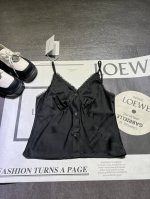 170Alexander Wan**女士蕾丝边饰坦克背心出货，万能百搭，西服内搭，单穿都是绝，高端版本，拼蕾丝设计，真正的本地工厂产，欢迎对比任何，现货Sml