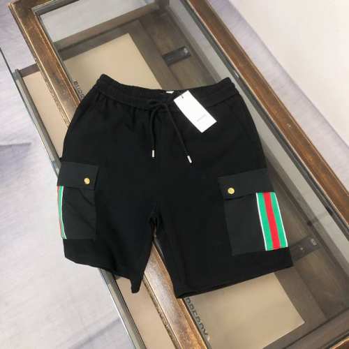 p160 Gucci 古驰 2025最新款休闲工装短裤，定制面料 ～侧边工装风格的口袋，让这条短裤更加不普通，辨识度颇高，彰显G家大牌的品质整体上很有光泽质感！