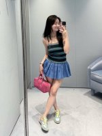 miumi*25Ss春夏新款 微标条纹拼色叠穿抹胸丨独家Yb开发！高版出品！抹胸的版型也是超级赞！叠穿的设计，既可以单穿展现性感小蛮腰，也可以搭配外套或者衬衫，