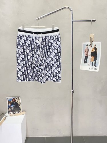 Dior迪奥独家专供新款休闲短裤高端版本 专柜定制面料 透气舒适度高，细节无可挑剔，品牌元素设计理念，体现高品质。手感细腻柔软！呈现休闲裁剪，上身版型超赞！码数