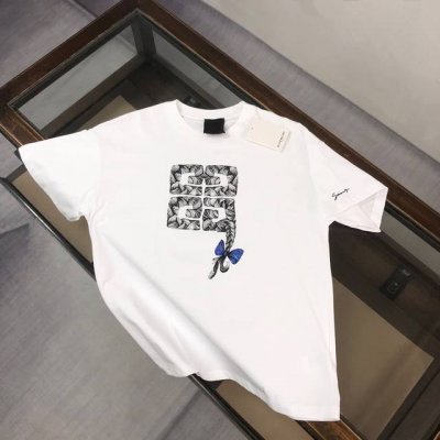 Givenchy 纪梵希 25Ss专柜同款圆领短袖T恤 胸前精致印花Logo工艺设计 特供定制面料 厚板立体 衣服偏厚使整体高透气和柔软性的质感更加凸显 饱满的