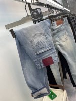 guci[古倚]5 新品爆品牛仔裤 奢华感25 Ss官网专柜新品热销 原版复刻皮牌 柔软亲肤牛仔面料 重磅强烈推荐 工艺+洗水外贸品质感细节处理满满到位 潮流色