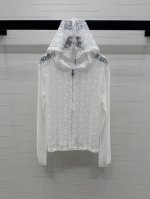 上新原单高端品质 Celin*2025春夏最新系列 簡約拉链开衫 五金拉链头修饰点缀 上身高級時尚 大身素色百搭不挑人 高级感满满 通体无需赘饰 风格更统一协调