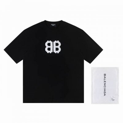 一首批.散单+10 巴黎世家Balenciaga2025新款T恤 材质:采用高版本300G双纱精梳棉 尺寸:S M L Xl 颜色:黑白 款号:W2640