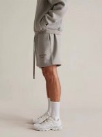 爆款模特图 Fear Of God Essentials Fall24 Back To School 系列 Fleece Soccer Short 字母印花中腰