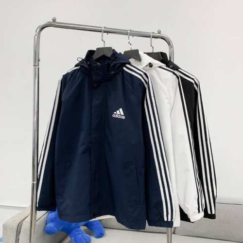 Adidas阿迪达斯专柜同款发售经典三杠小Logo印花连帽外套最优品质 爆炸上新！ 出街回头率超高的的连帽外套！三杠的设计搭配上左胸的小Logo设计，既经典又不