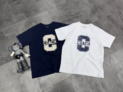 蔻驰短袖T恤代购级Coach蔻驰时尚新款T恤 爆款独家货品～这款T恤来得太是时候了！强烈建议大家人手一件，真的太经典百搭了 ！ 经典到不能再经的典款了，型超正！