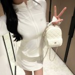 新款升级版夏日防晒Alo套装 外套款号D7533 M-2Xl 黑白两色 元 半裙款号D7535 M-2Xl 黑白两色 元 推荐一套入哦