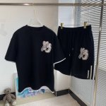 p250 Y3 2023Ss春夏新款 休闲 短袖 短裤裤 套装，高端版本！专柜定制面料 透气舒适度高，细节无可挑剔，品牌元素设计理念，体现高品质。手感细腻柔软！