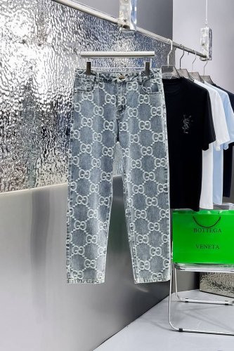 古奇 2025新品，原单牛仔裤 原版重工打造，品牌经典Logo设计，三标齐全！原版五金辅料。专柜定制牛仔面料，完全对版专柜，欢迎专柜试穿后再购买，好货不怕比。码