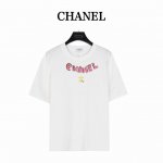 Chanel 香奈儿 24Ss 涂鸦字母短袖T恤 面料采用定制240G 26支特滑双股精棉平纹高密无尘全棉布料。前幅高密度加厚，走线平整，代工品质，全套定制辅料